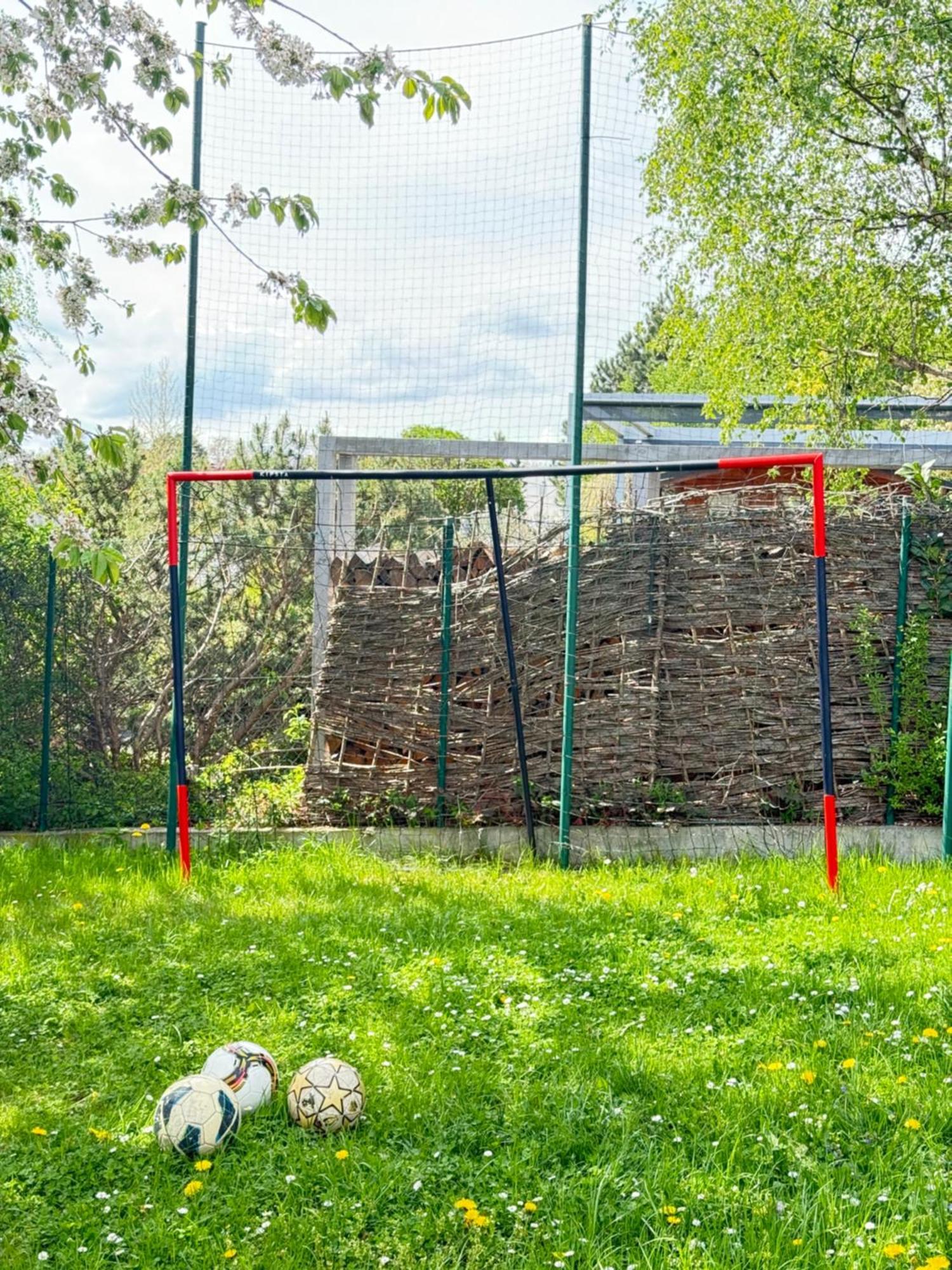 Diamondvilla, 4 Bedroom Apartment, Garden & Spa Prag Exterior foto