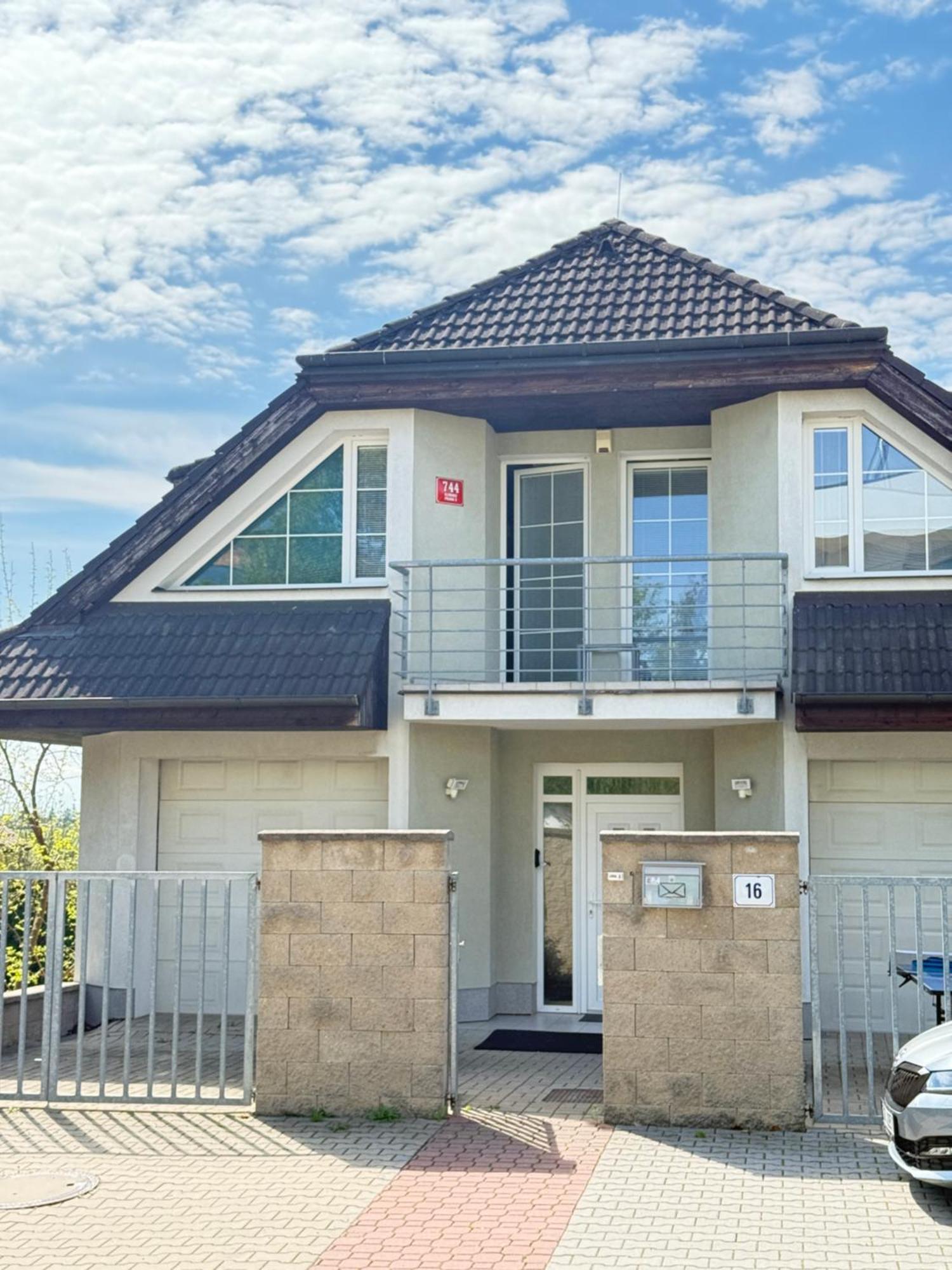 Diamondvilla, 4 Bedroom Apartment, Garden & Spa Prag Exterior foto